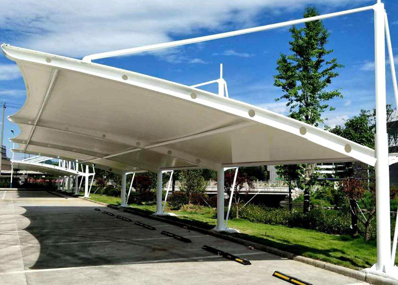 創(chuàng)新設(shè)計，呼和浩特膜結(jié)構(gòu)車棚守護您的座駕之美